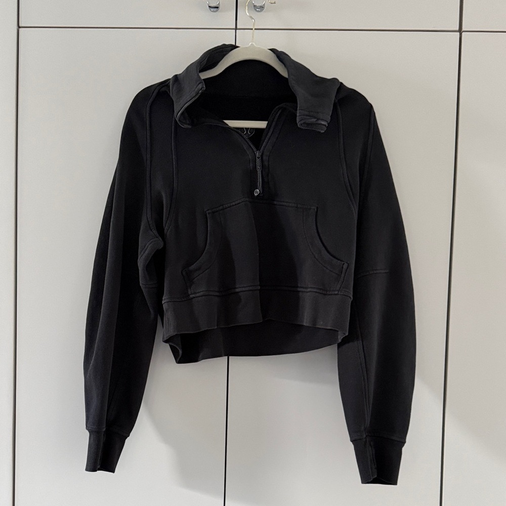 lululemon athletica Black Cropped Sweatshirt